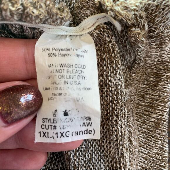 Andrea Missy Plus Rose Top Size 1X - Picture 10 of 11